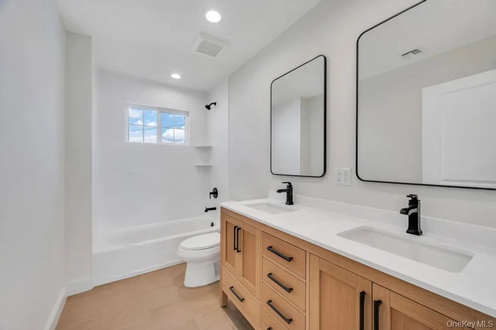89 west Avenue Hicksville, NY 11801