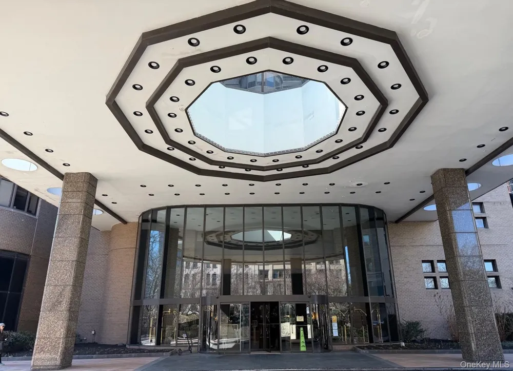 330 E 38th Street #12Q New York (Manhattan), NY 10016