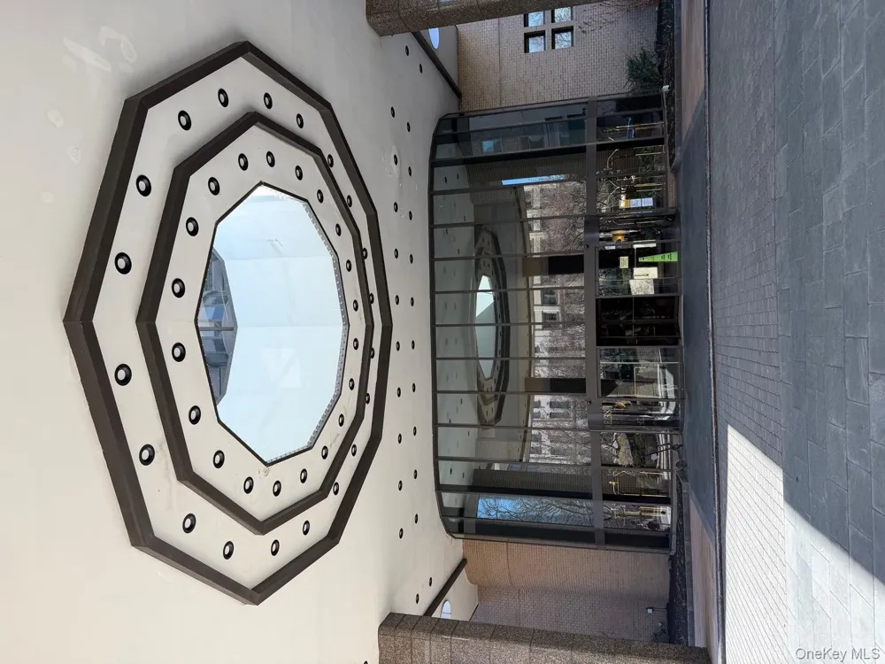 330 E 38th Street #12Q New York (Manhattan), NY 10016