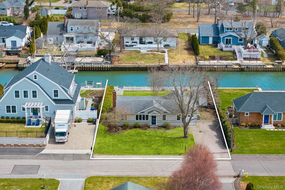 21 Tarpon Road East Quogue, NY 11942