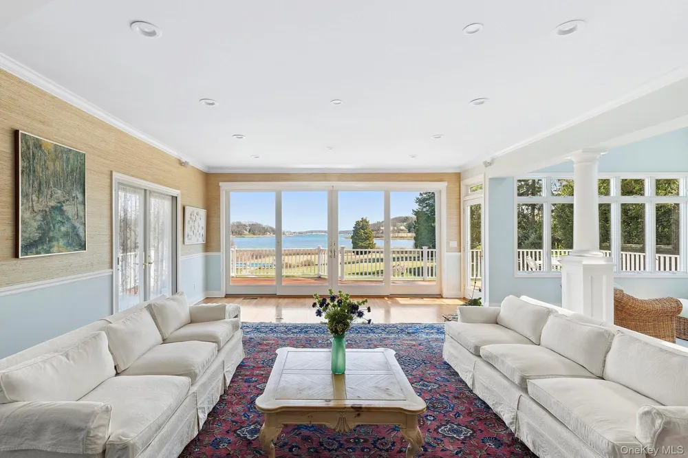 61 Factory Pond Road Locust Valley, NY 11560