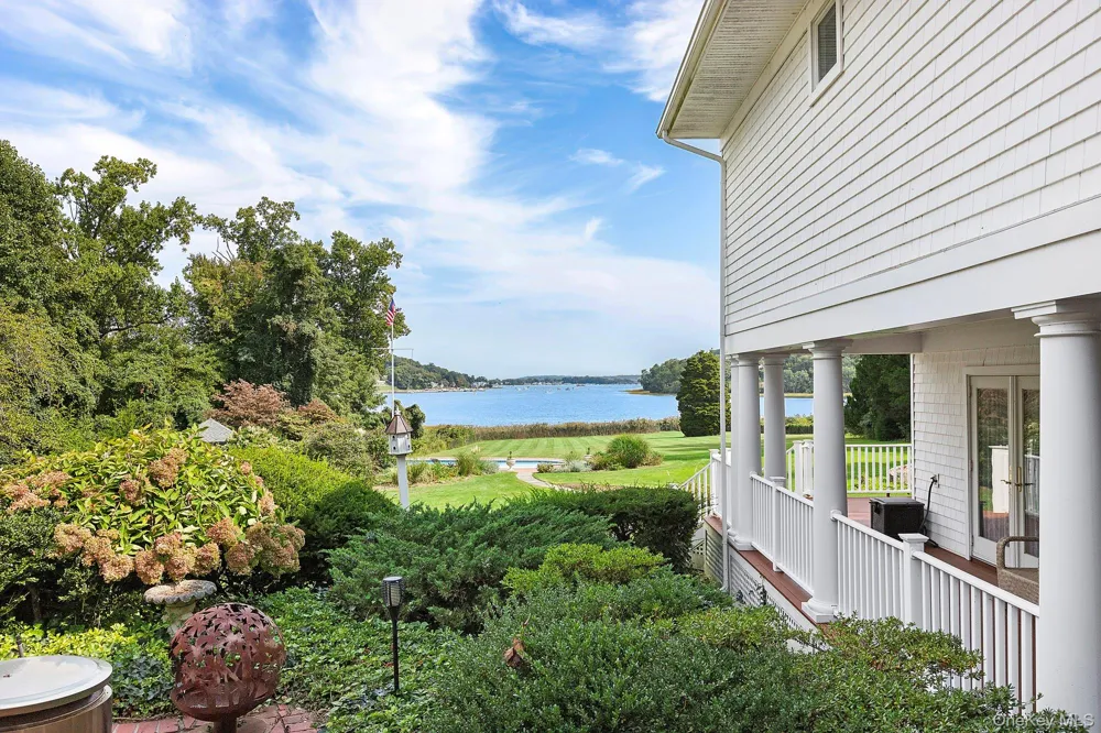 61 Factory Pond Road Locust Valley, NY 11560