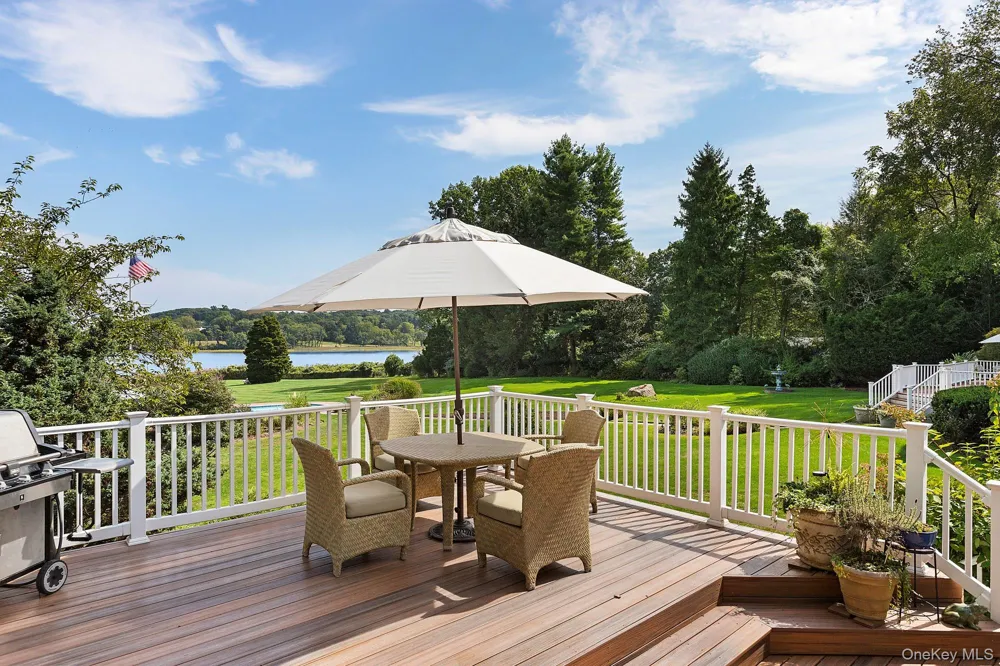 61 Factory Pond Road Locust Valley, NY 11560