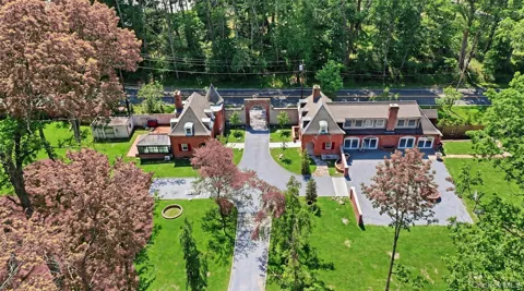 22 Brookville Road