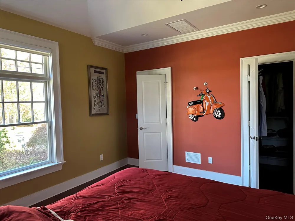 16 Oriole Place Farmingville, NY 11738