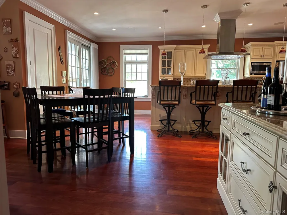 16 Oriole Place Farmingville, NY 11738
