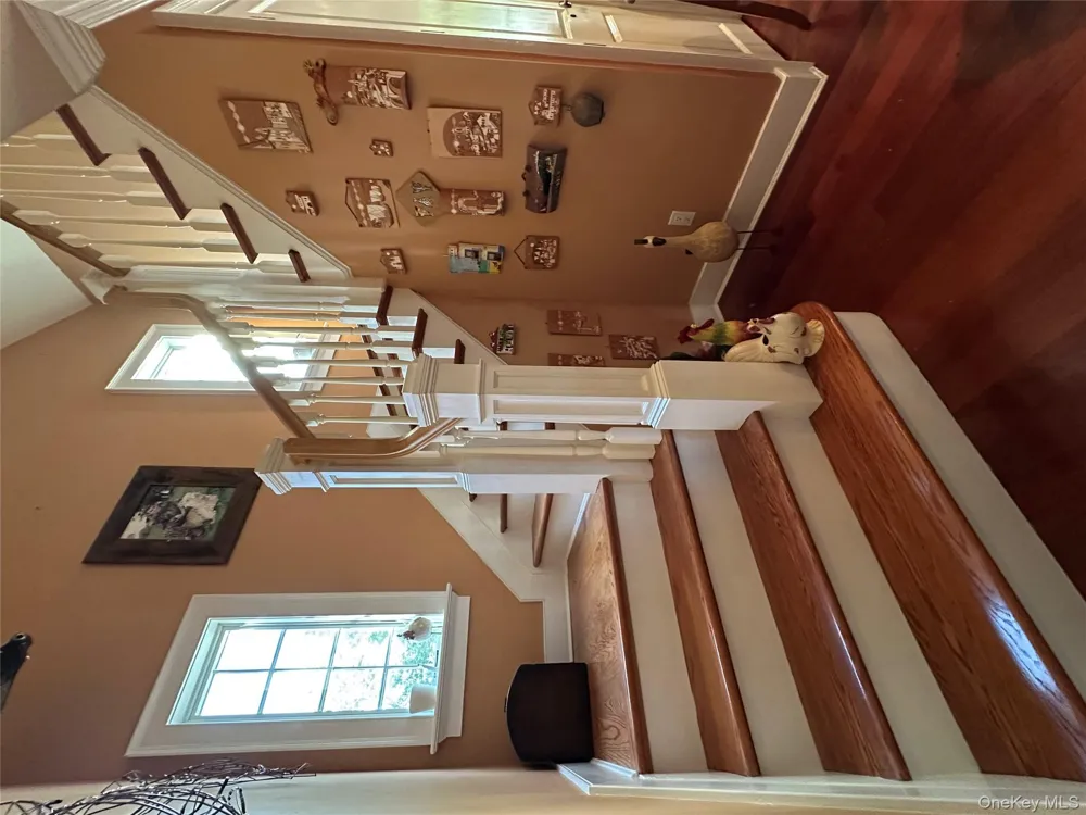 16 Oriole Place Farmingville, NY 11738