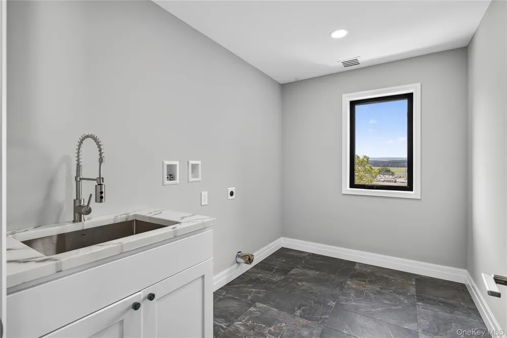 14 Warwick Isle Boulevard Pine Island, NY 10969