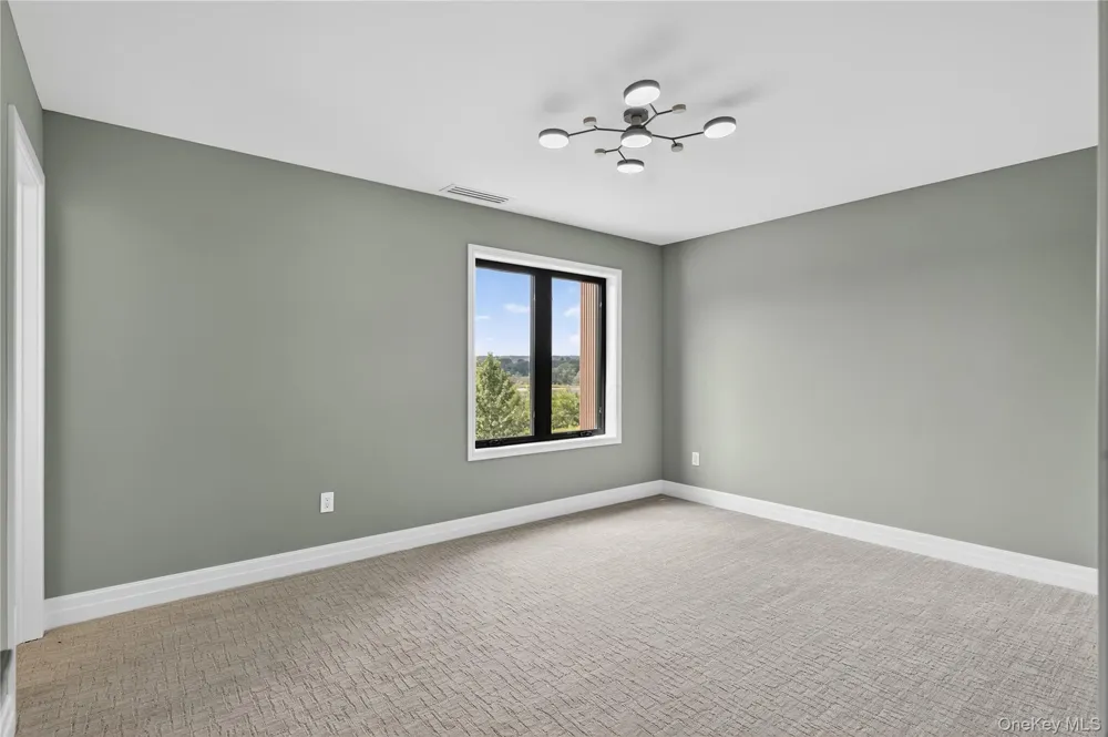 14 Warwick Isle Boulevard Pine Island, NY 10969