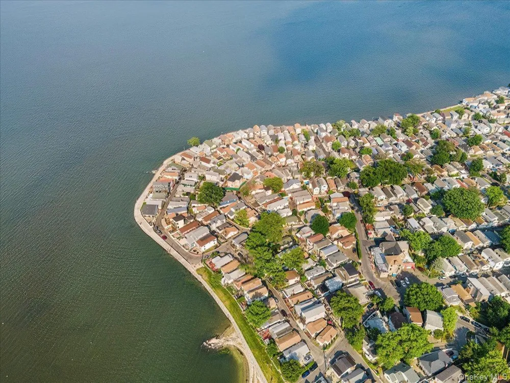 22B Edgewater Park Bronx, NY 10465