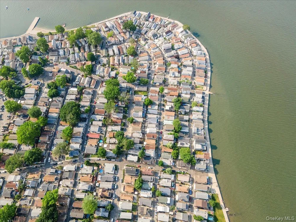 22B Edgewater Park Bronx, NY 10465