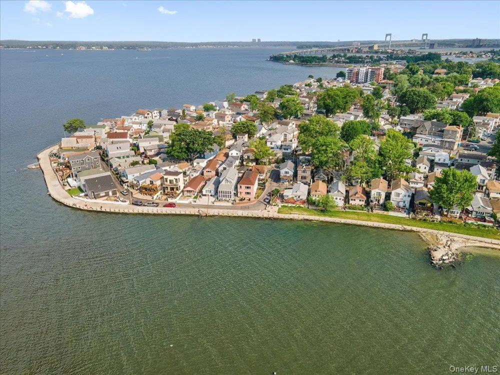 22B Edgewater Park Bronx, NY 10465