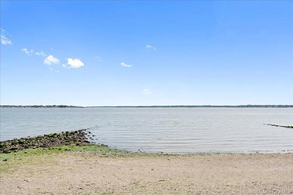 22B Edgewater Park Bronx, NY 10465