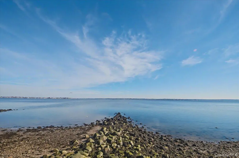 22B Edgewater Park Bronx, NY 10465