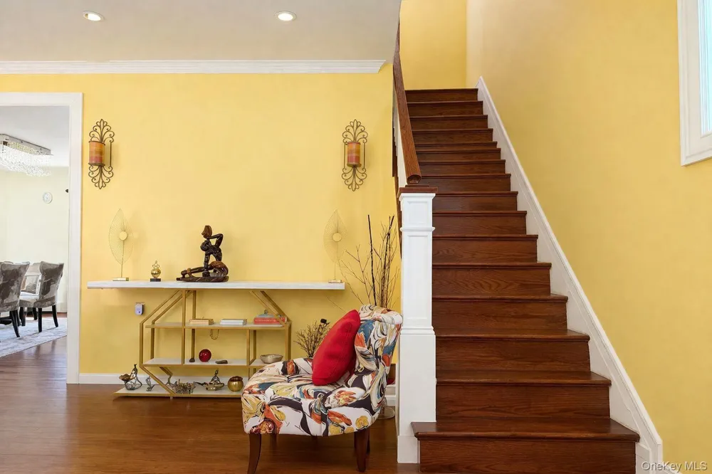 7 Meyer Avenue Lawrence, NY 11559