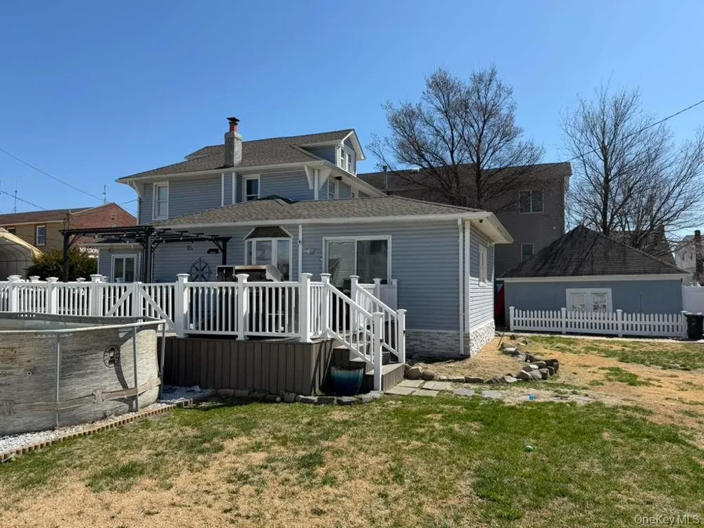 7 Meyer Avenue Lawrence, NY 11559