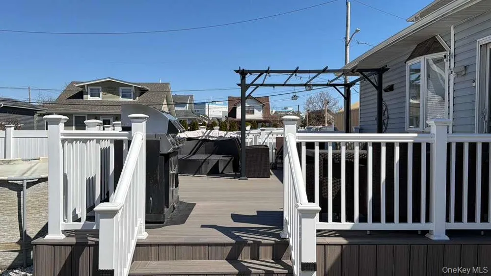 7 Meyer Avenue Lawrence, NY 11559