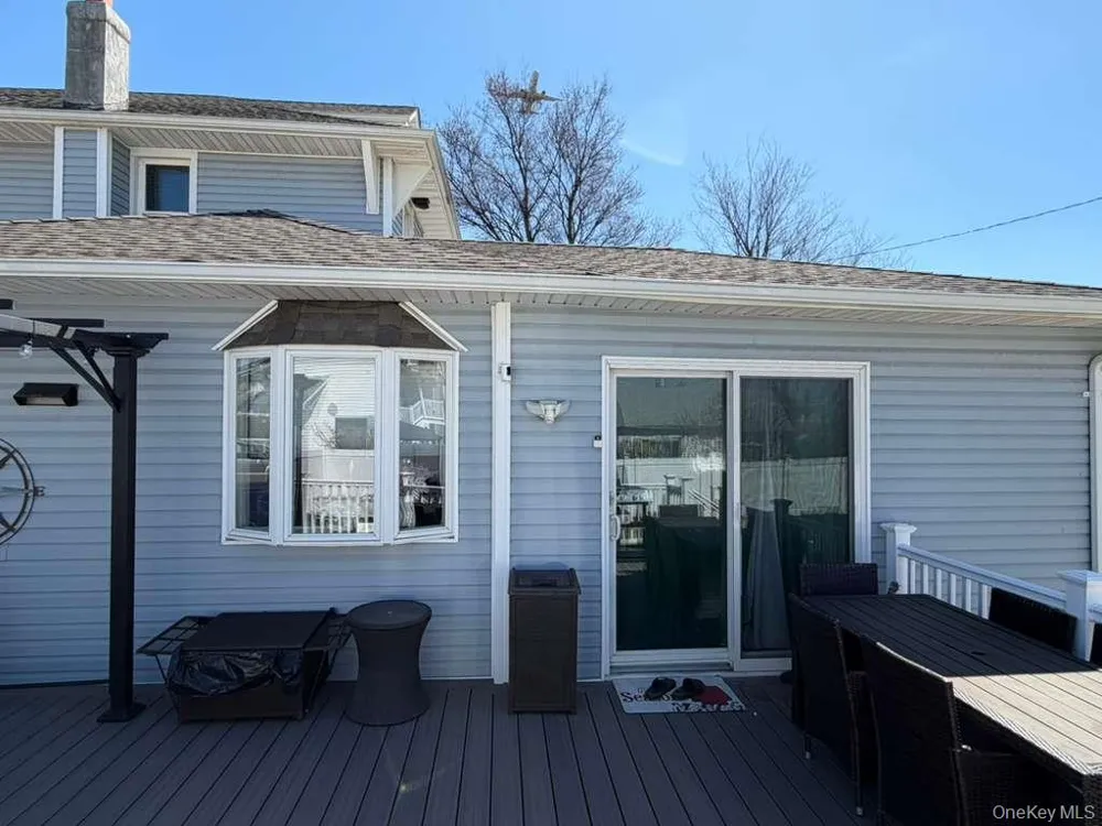 7 Meyer Avenue Lawrence, NY 11559