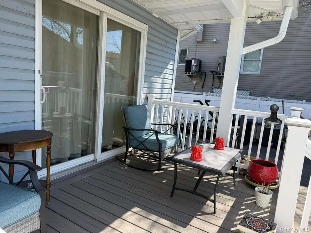 7 Meyer Avenue Lawrence, NY 11559