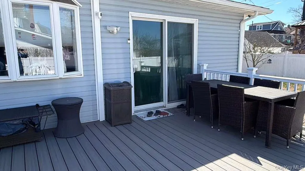7 Meyer Avenue Lawrence, NY 11559