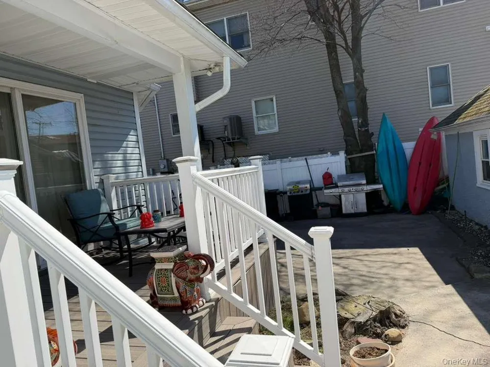7 Meyer Avenue Lawrence, NY 11559