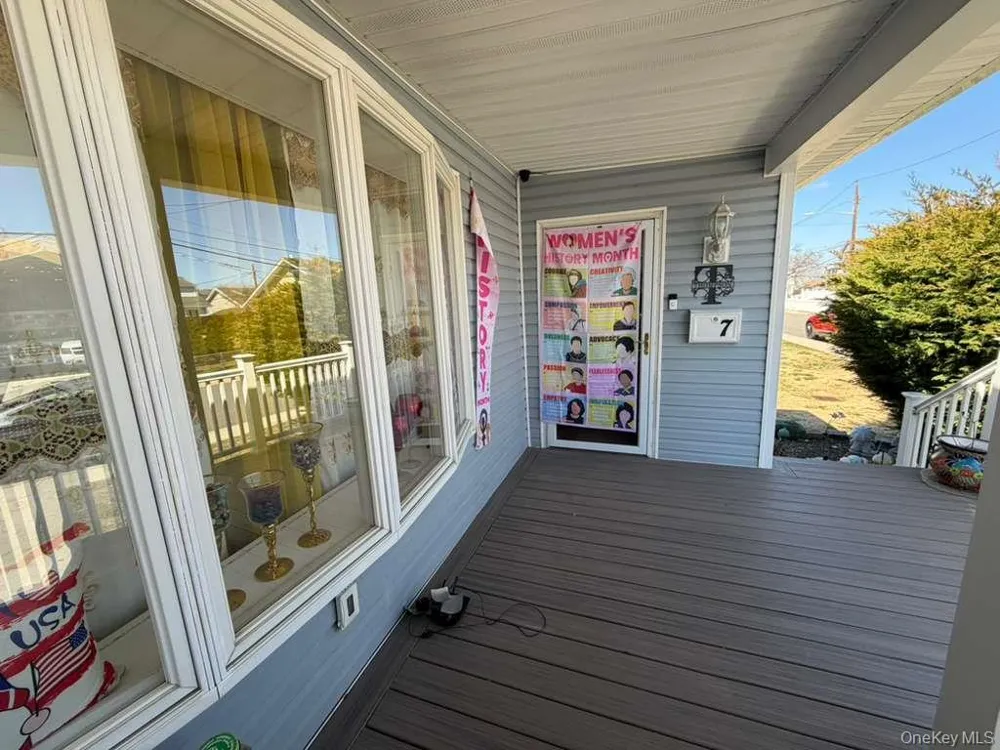 7 Meyer Avenue Lawrence, NY 11559