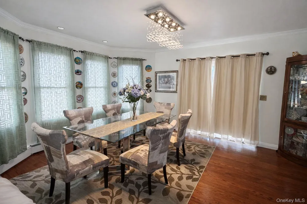 7 Meyer Avenue Lawrence, NY 11559