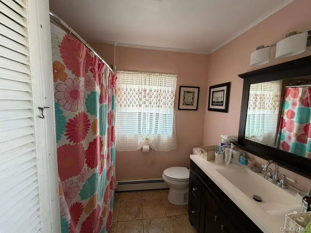 7 Meyer Avenue Lawrence, NY 11559