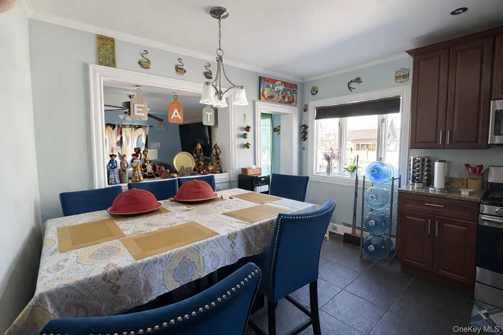 7 Meyer Avenue Lawrence, NY 11559