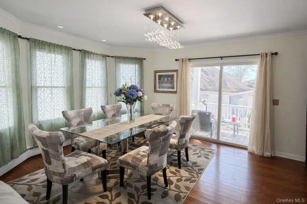 7 Meyer Avenue Lawrence, NY 11559