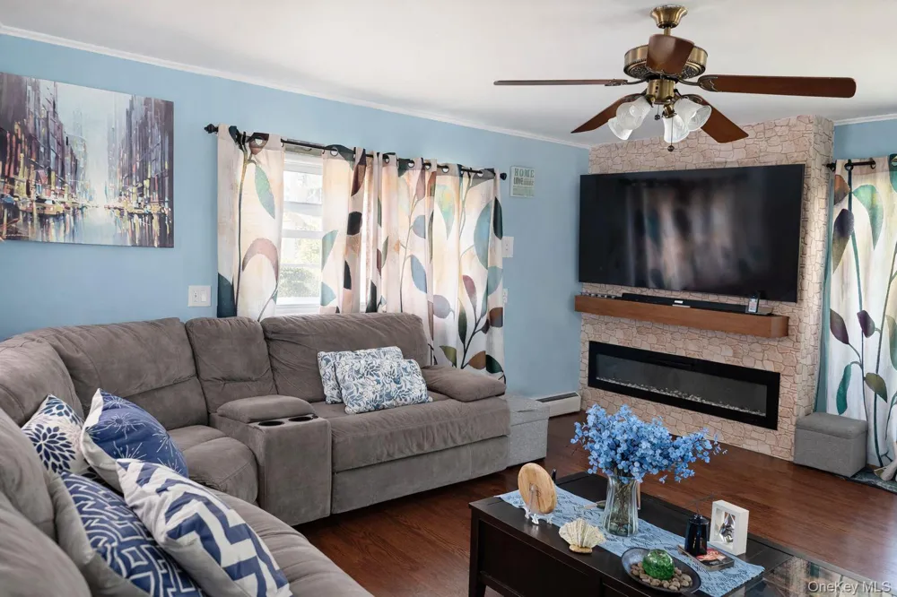 7 Meyer Avenue Lawrence, NY 11559