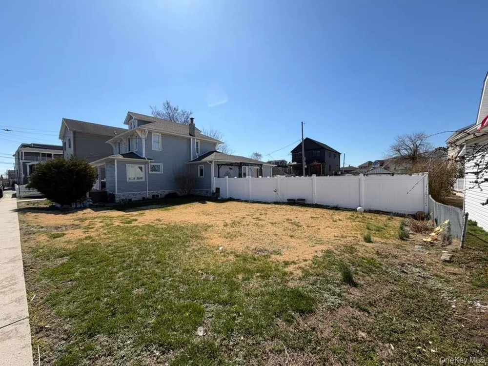 7 Meyer Avenue Lawrence, NY 11559