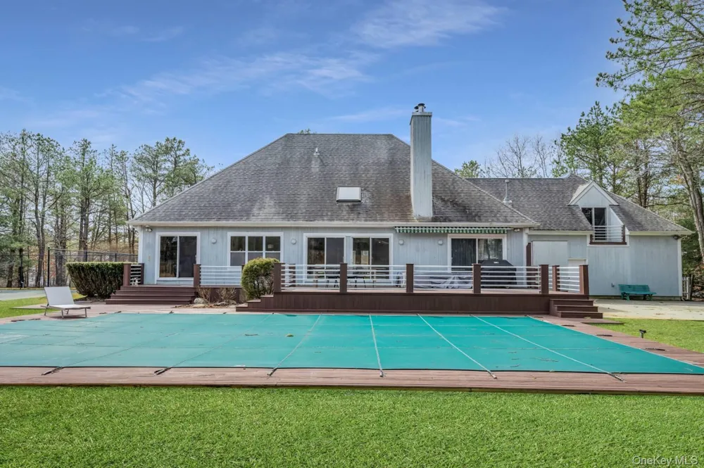 26 Lakeside Lane Westhampton, NY 11977