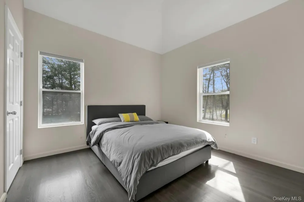 26 Lakeside Lane Westhampton, NY 11977
