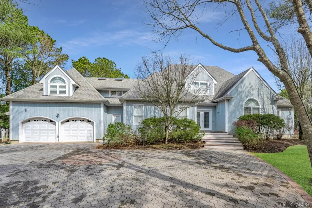 26 Lakeside Lane Westhampton, NY 11977