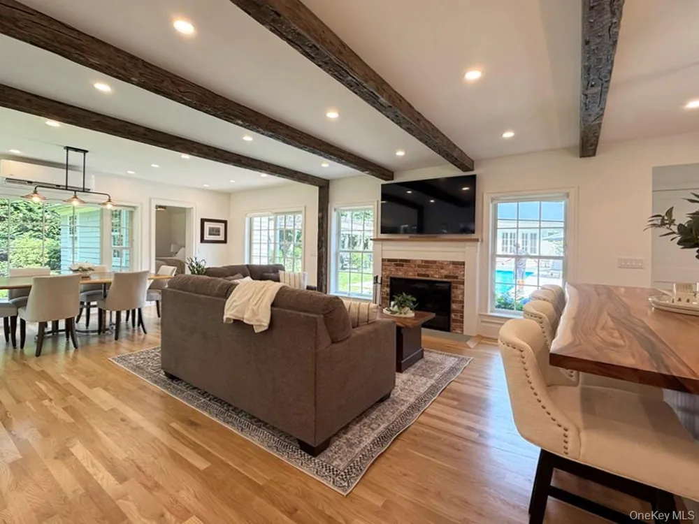 17C Basket Neck Lane Remsenburg, NY 11960