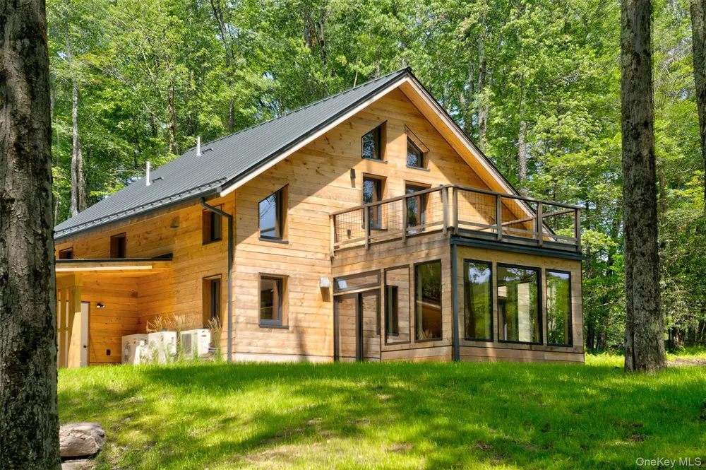 15 Manor Falls Drive Livingston Manor, NY 12758