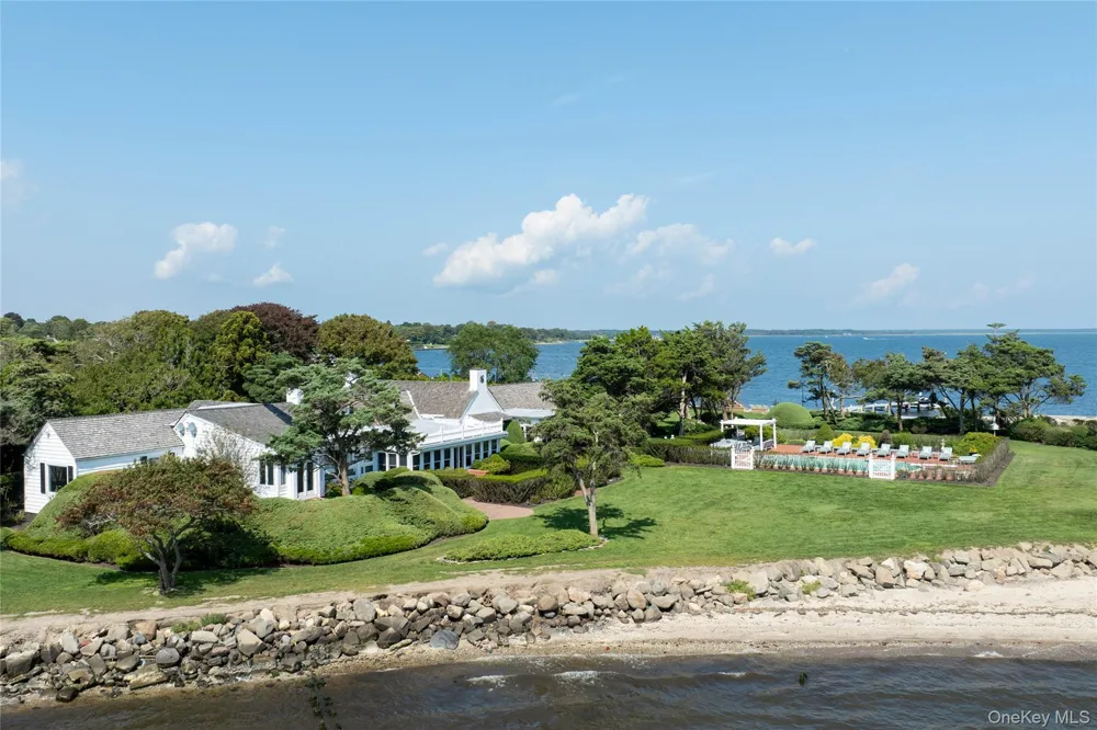 16 Point Road Bellport Village, NY 11713