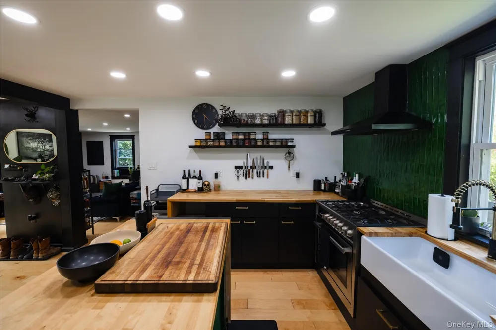5628 State Route 9G Hudson, NY 12534