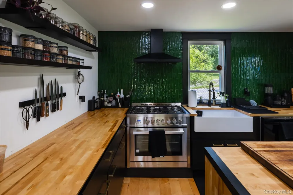 5628 State Route 9G Hudson, NY 12534