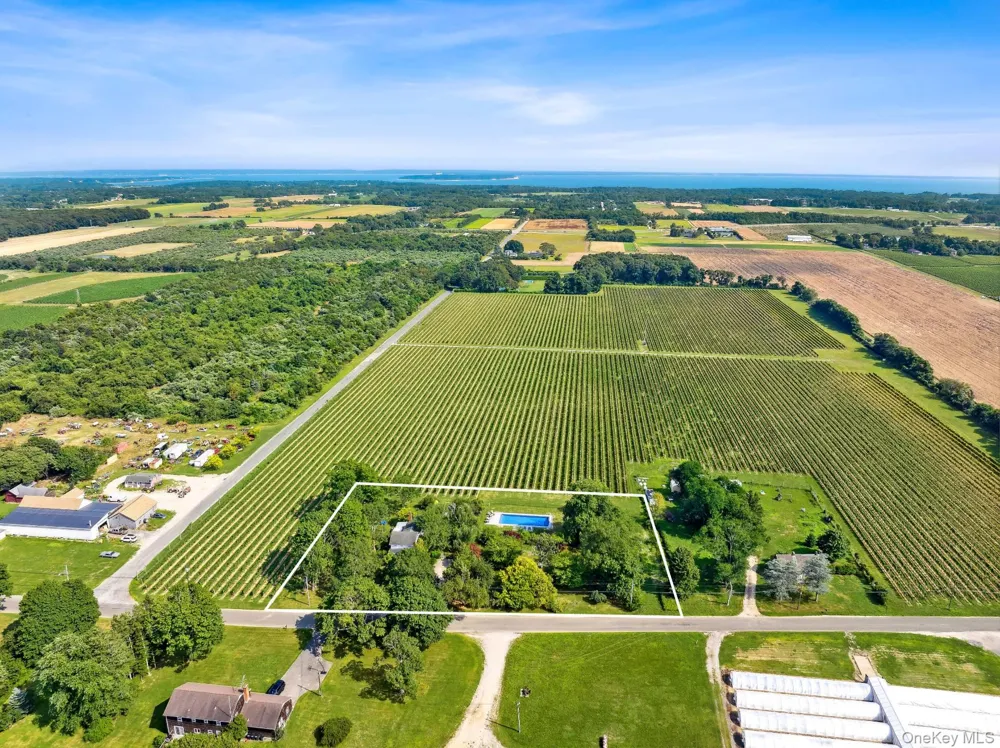2600 Oregon Road Mattituck, NY 11952