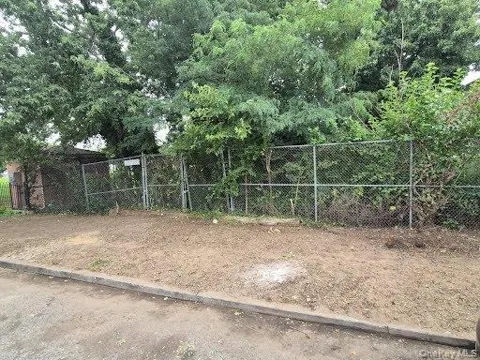 113 Avenue Avenue
