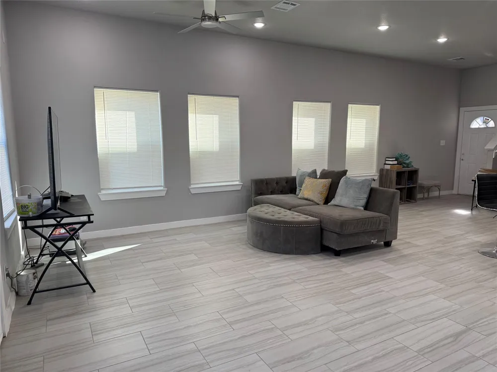 215 S 7 Th Street S Beasley, TX 77417