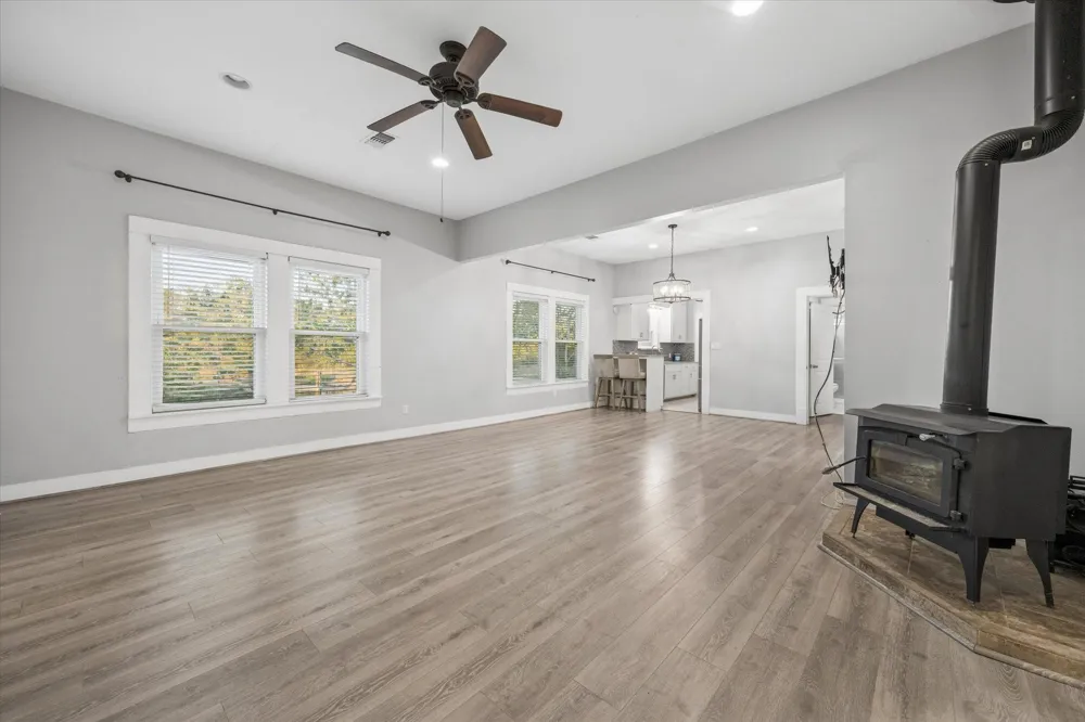 10347 Pless Rd Cat Spring, TX 78933
