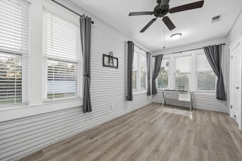 10347 Pless Rd Cat Spring, TX 78933