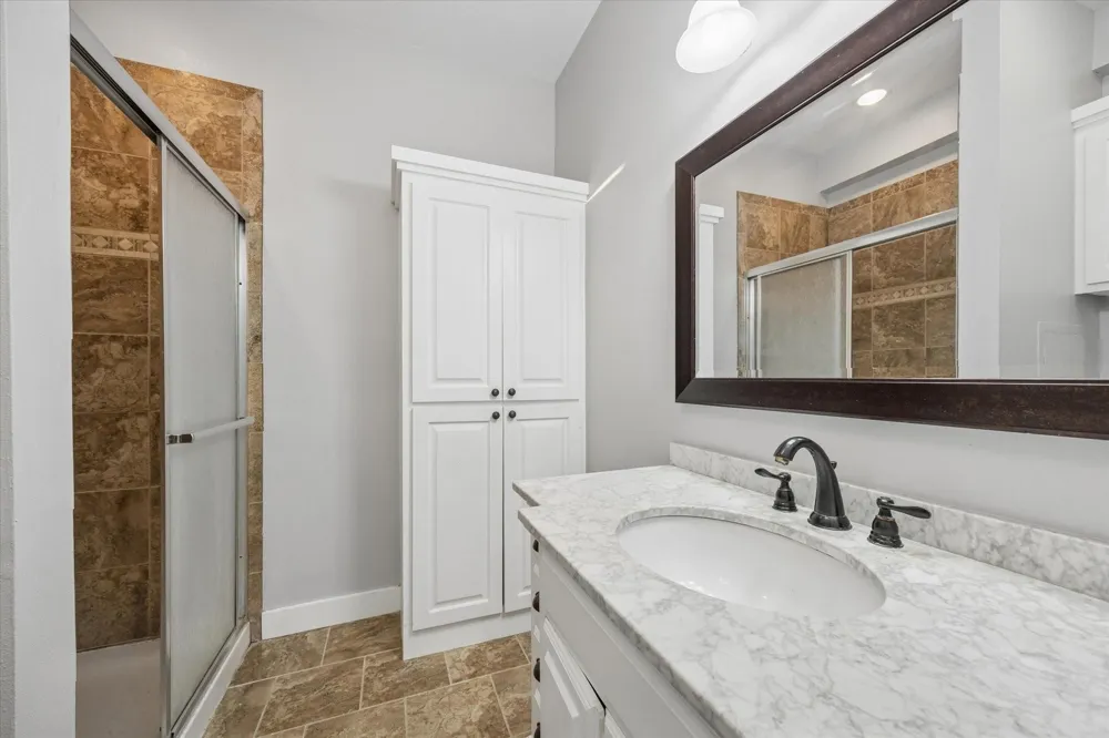 10347 Pless Rd Cat Spring, TX 78933