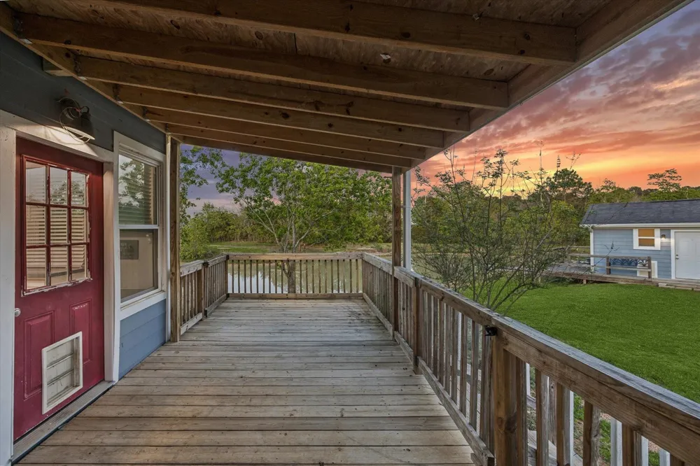 10347 Pless Rd Cat Spring, TX 78933