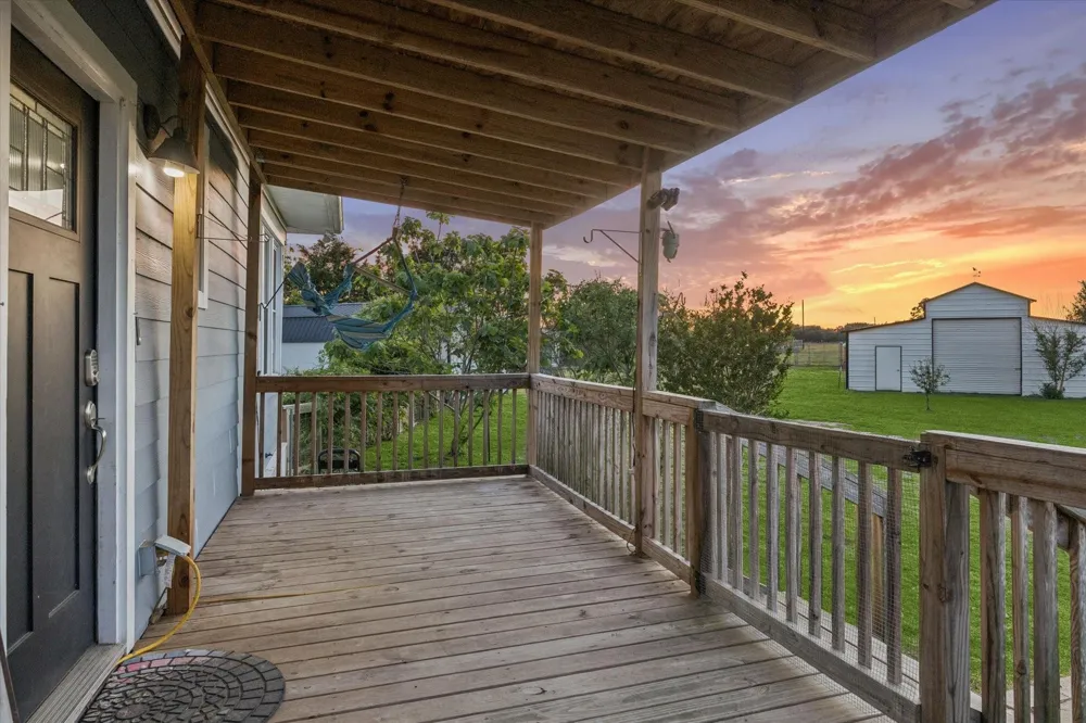 10347 Pless Rd Cat Spring, TX 78933