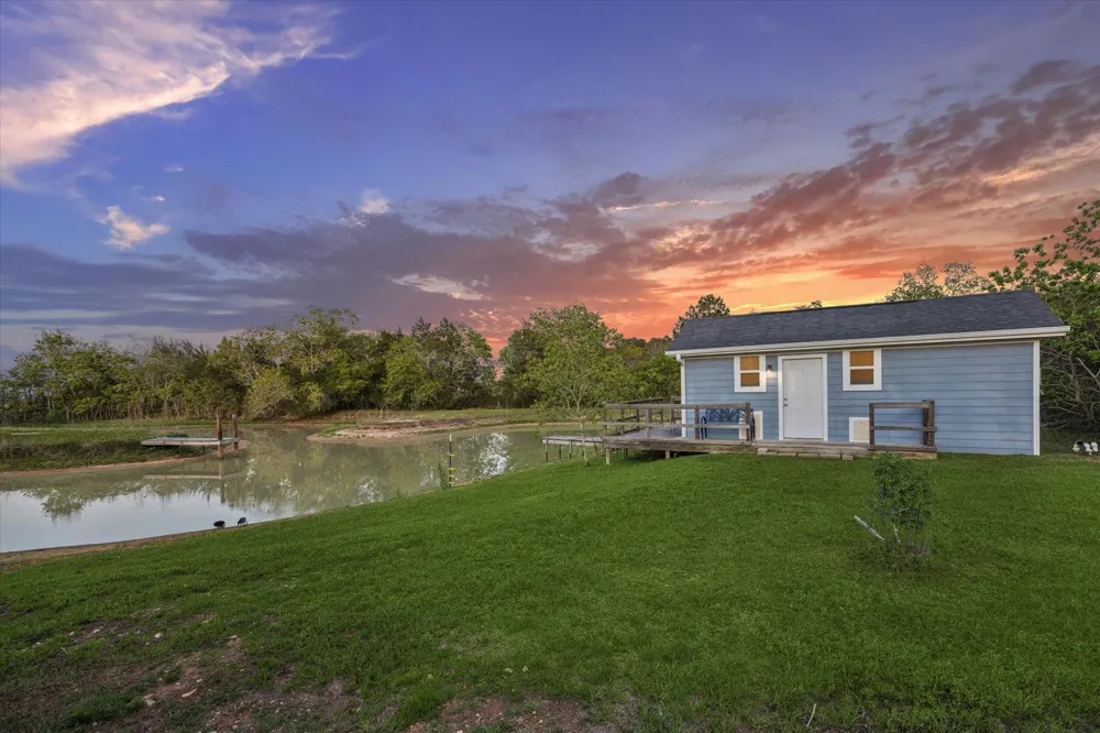 10347 Pless Rd Cat Spring, TX 78933
