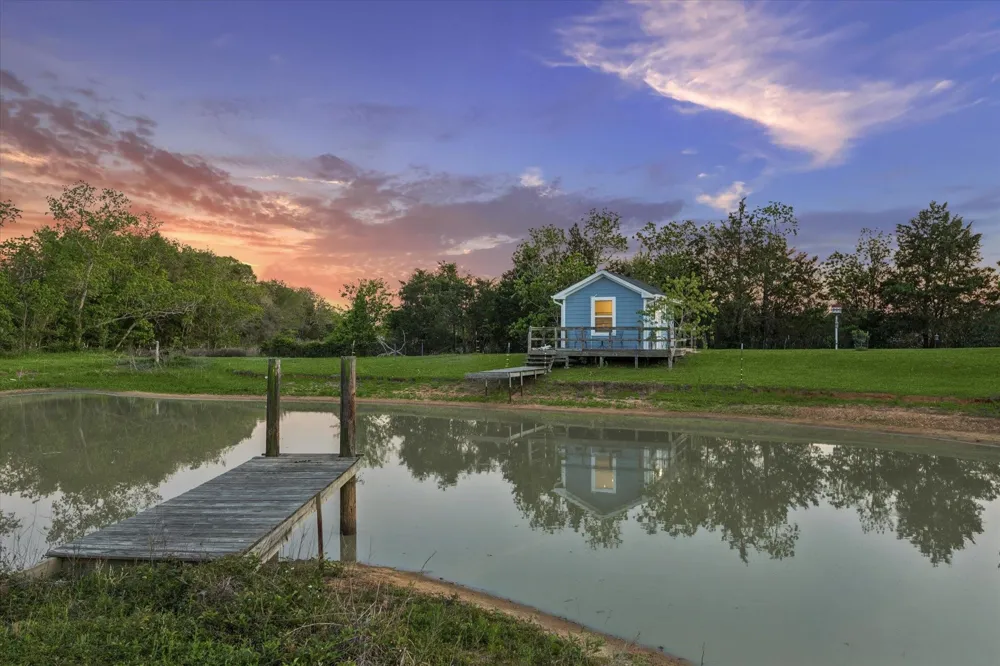 10347 Pless Rd Cat Spring, TX 78933